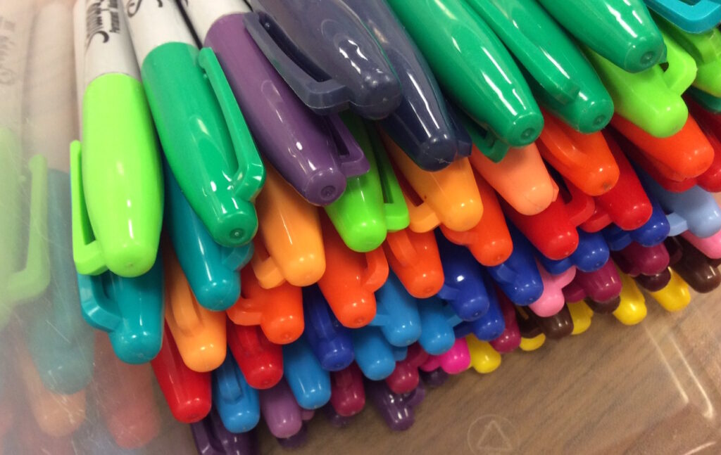 sharpies lined up