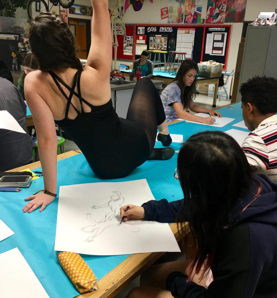 art students figure drawing