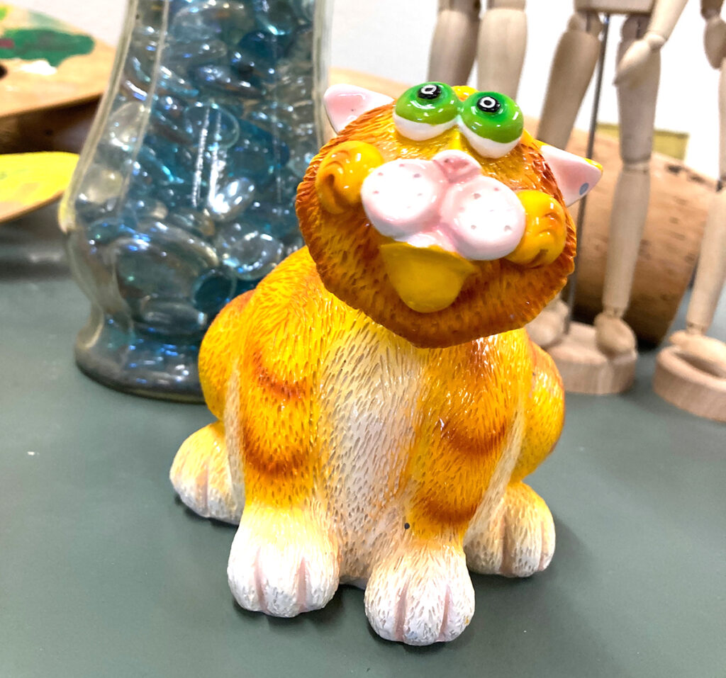cat day figurine