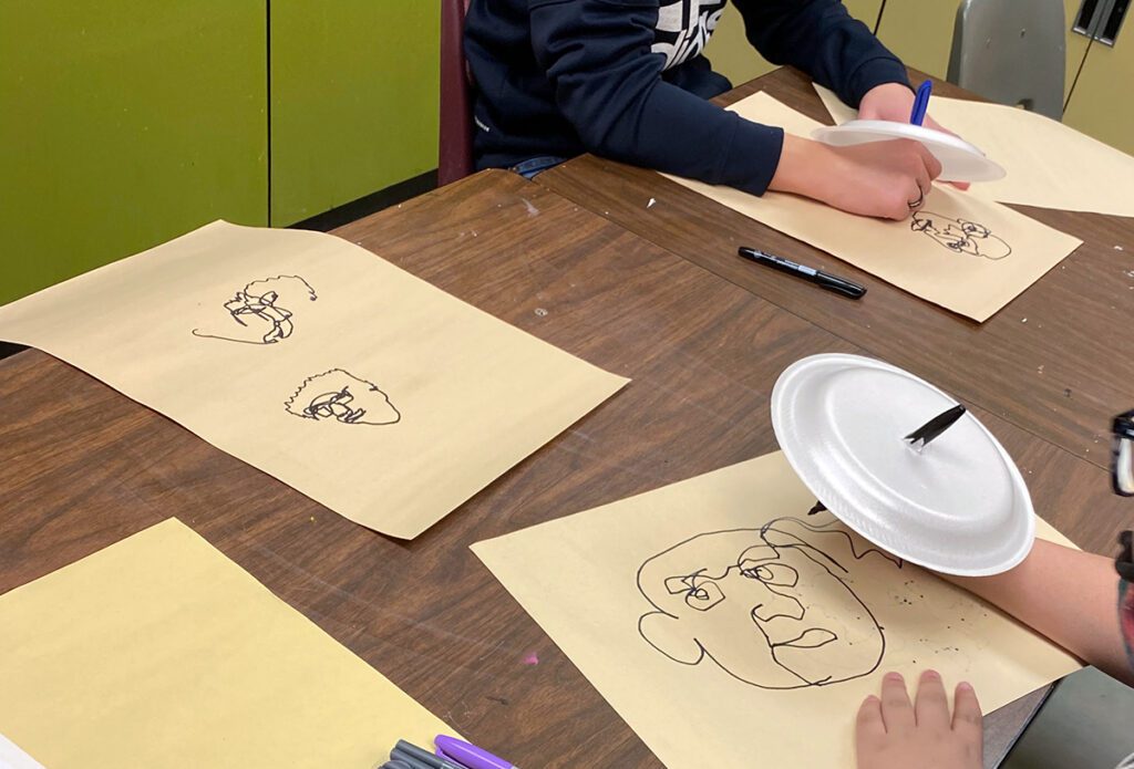 contour drawings with plates