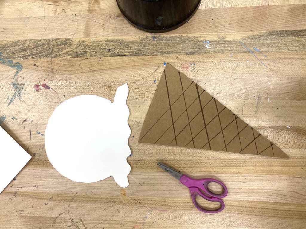 paper ice cream scoop and cone